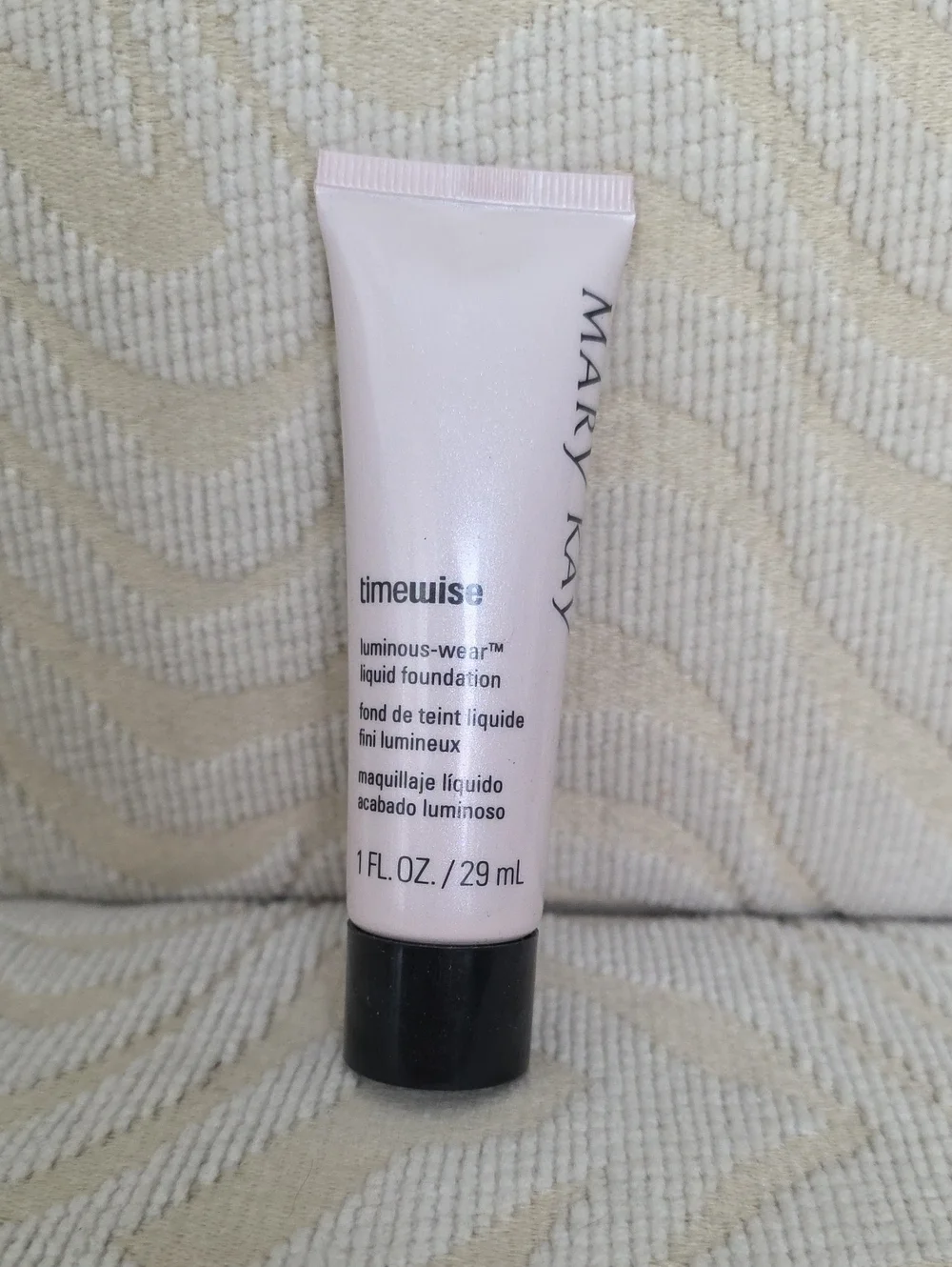 Mary Kay TimeWise Luminous-Wear Liquid Foundation-Beige 5-For Normal To Dry Skin